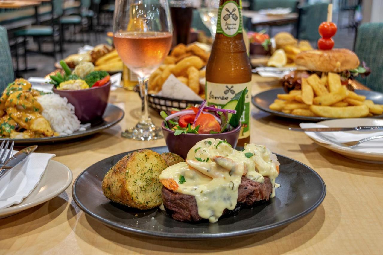 Gawler Arms Hotel エクステリア 写真